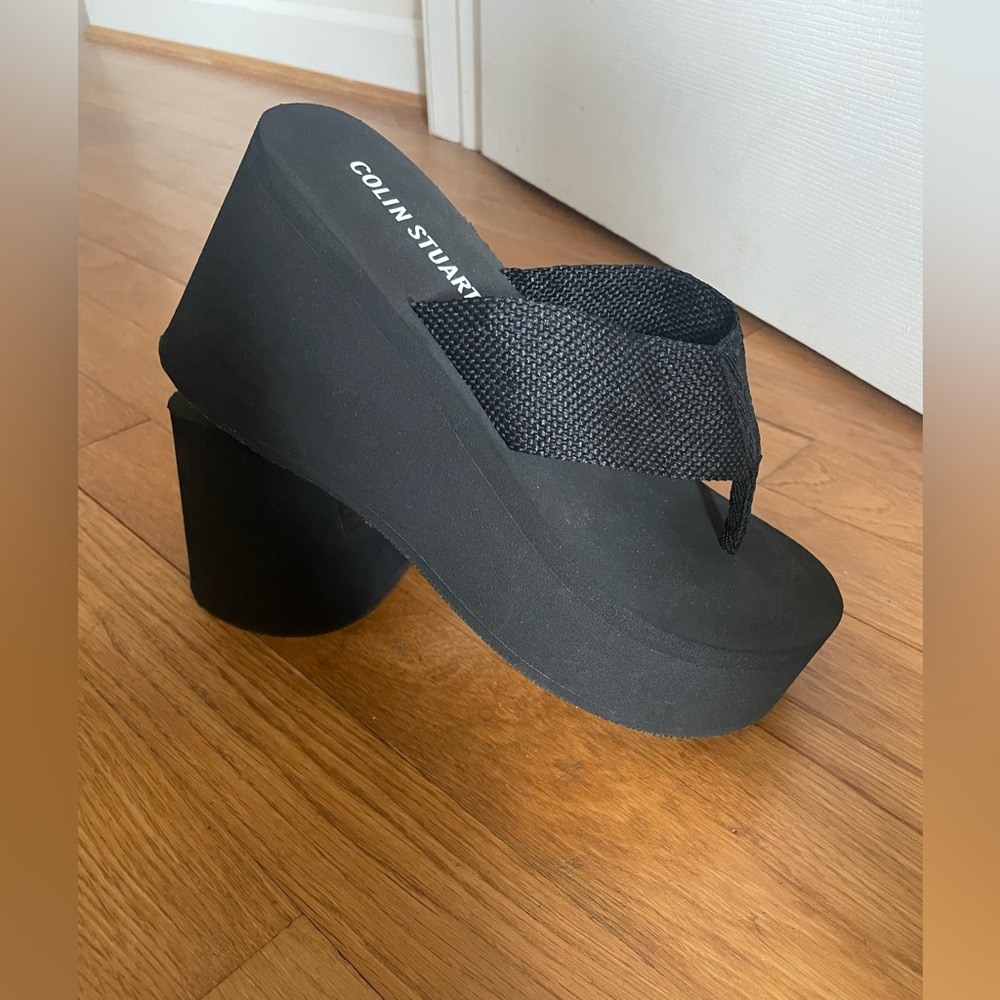 Women’s Size 7 platform sandals